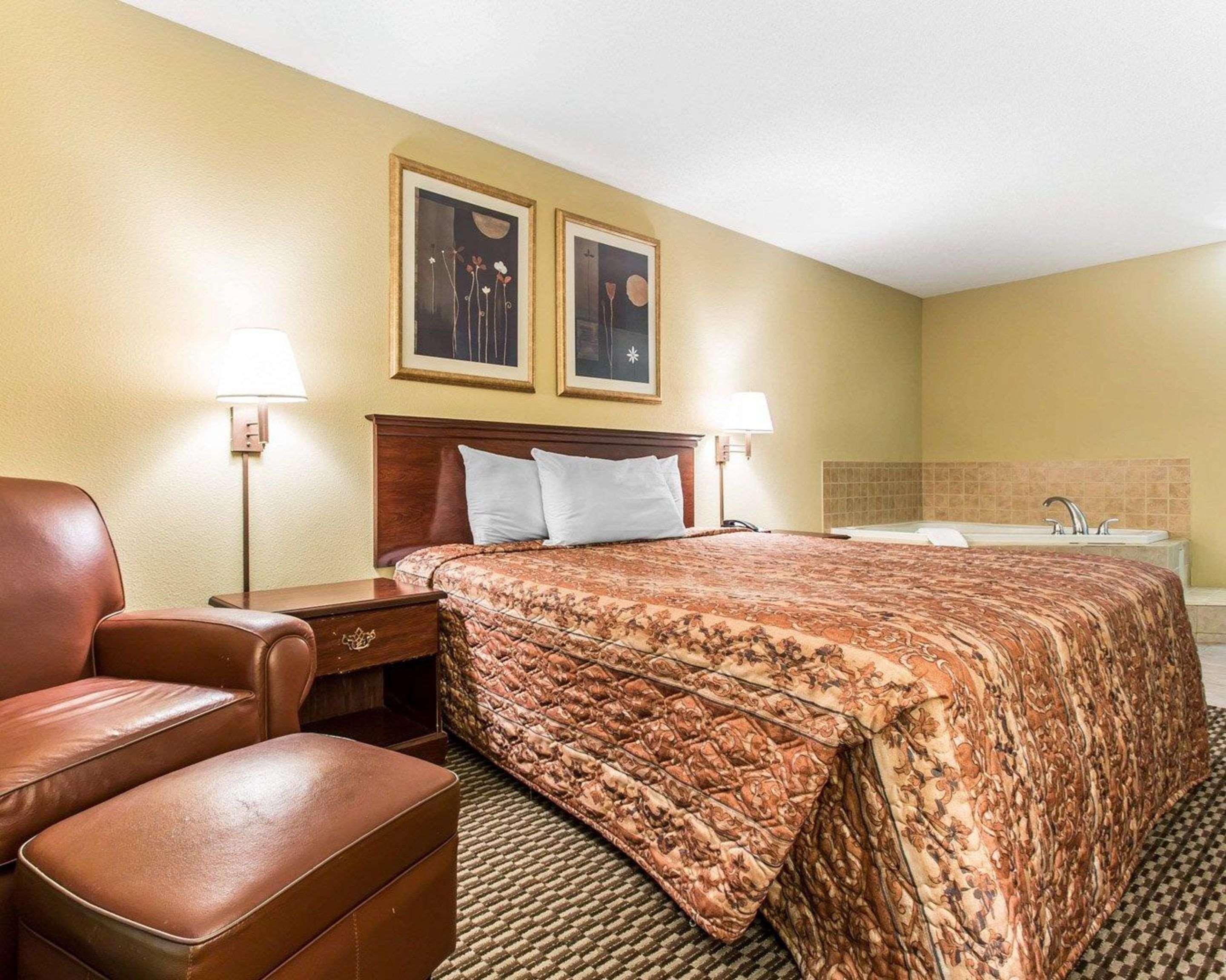 Rodeway Inn 森林公园 外观 照片