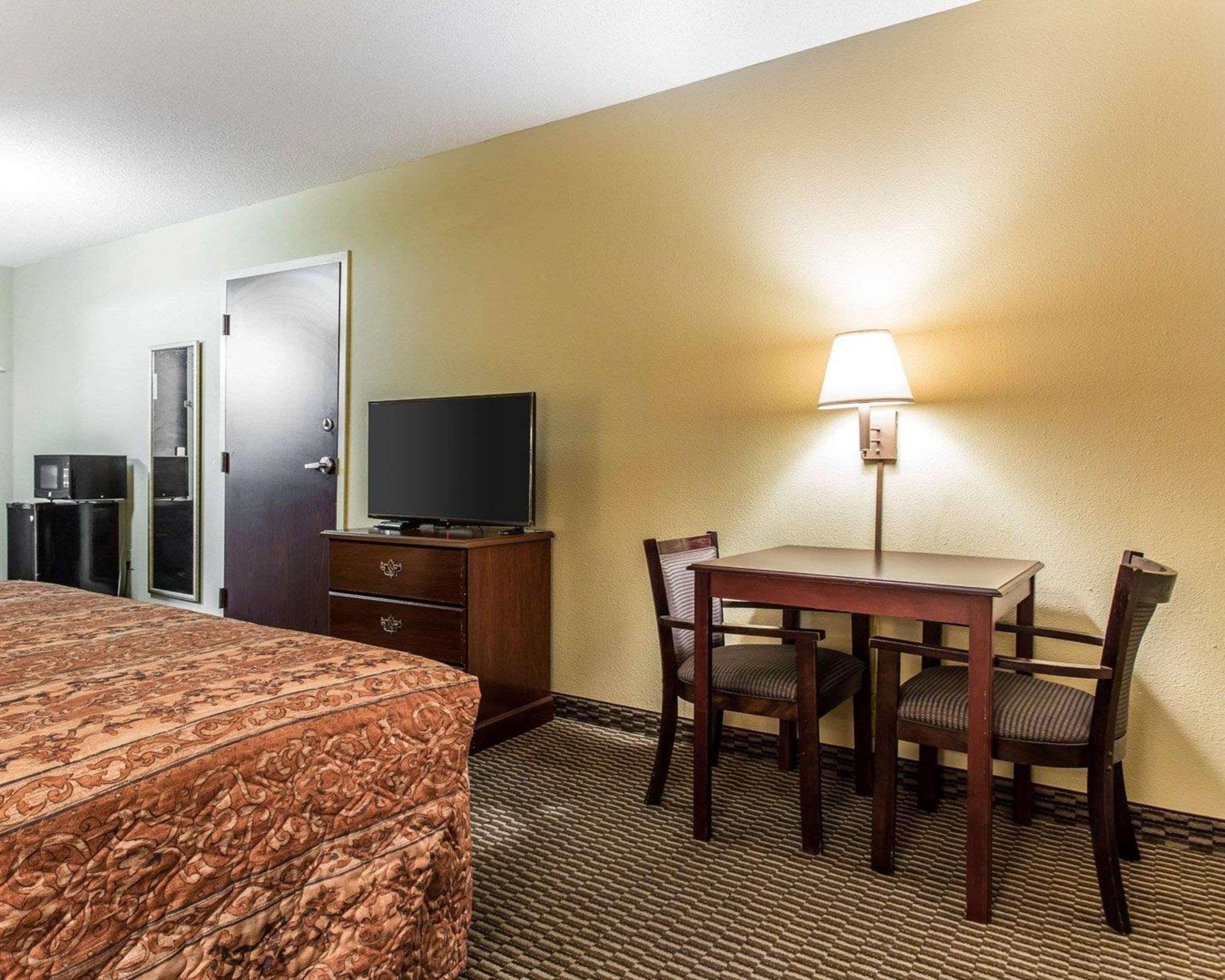 Rodeway Inn 森林公园 外观 照片